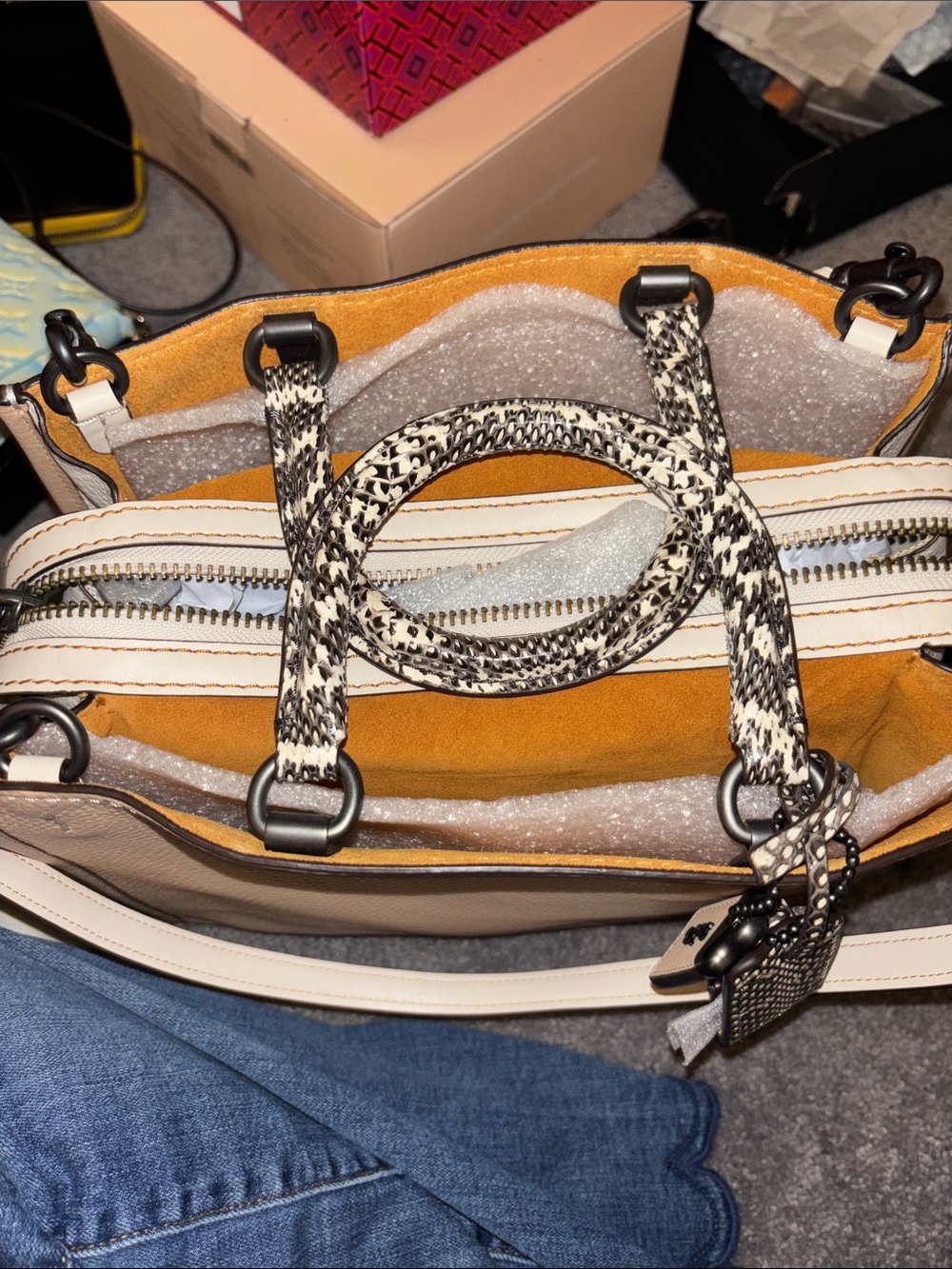 Coach Rogue with snakeskin l! - Picture 6 of 8